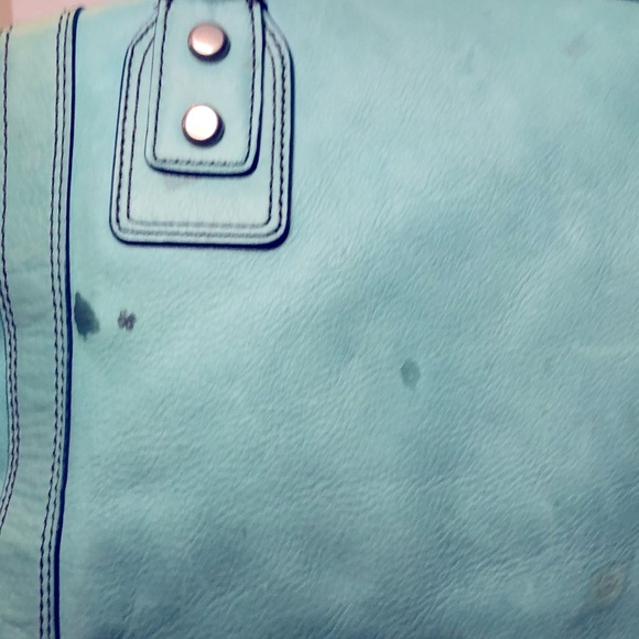 FOSSIL sea foam genuine leather bag. Silver hardware. 3 compartments inside. - Picture 8 of 17